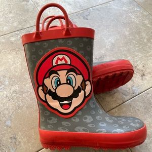 Kids Mario rain boots, size 7/8